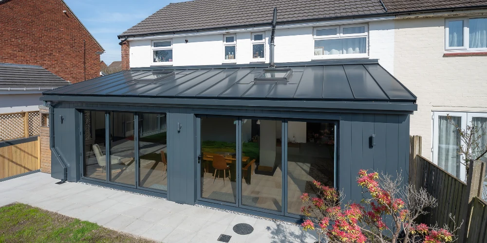 Cheshire home mono pitch extension using Vertix EasySeam Roof and Wall System
